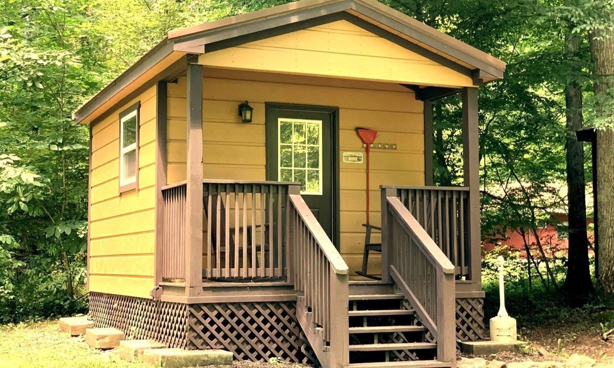 Mingo House | Relaxing Tiny Cabin with Outdoor Fire Ring in West Virginia