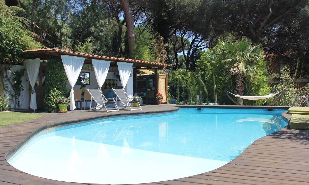 Cabrera de Mar Apartment | Relaxing villa with mountain and sea views