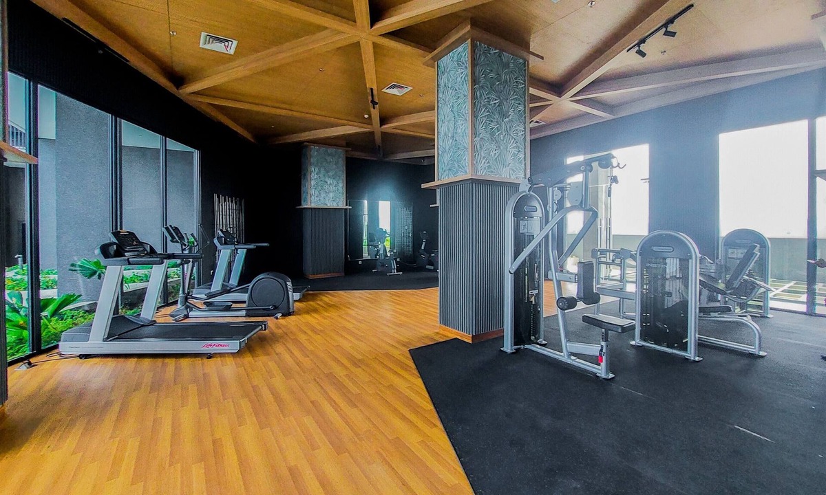 Panunggangan Utara Apartment | Relaxing With Chic Design Studio Apartment At Collins Boulevard