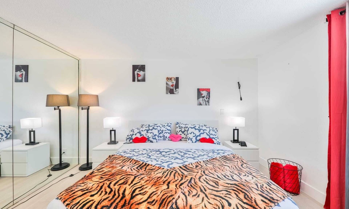 Hallandale Beach House | Release your nature