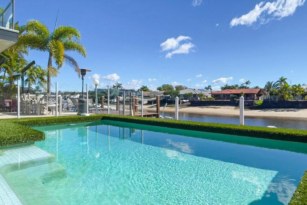 Mooloolaba House | Remarkable Six Bedroom Waterfront Home! Perfect for the extended family