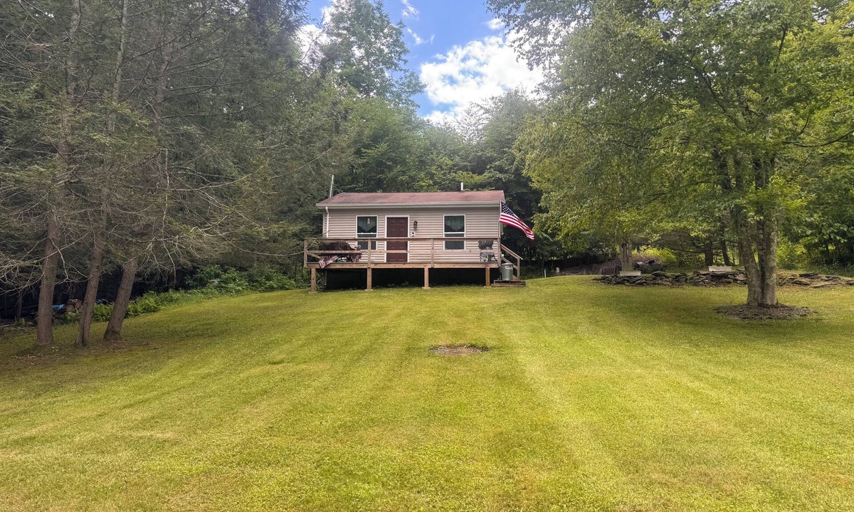 Hamden Cabin | Remarkable views at Cabin -SUV-TRUCK-suggested NO PETS