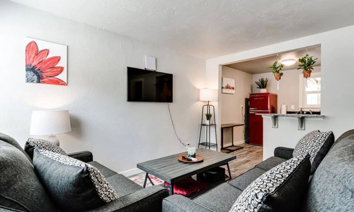 Eugene Apartment | Remodeled 2 bdrm duplex near the U of O