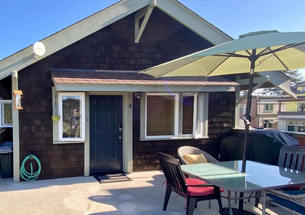 Friday Harbor Apartment | Remodeled and close to ferry & farmer’s market!