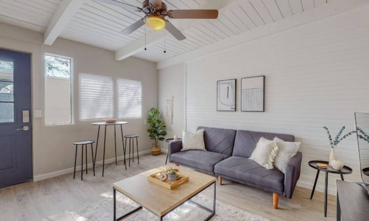 Pueblo Alto Apartment | Remodeled Courtyard Apt w/King Bed, In-Unit Washer & Dyer Apt 5