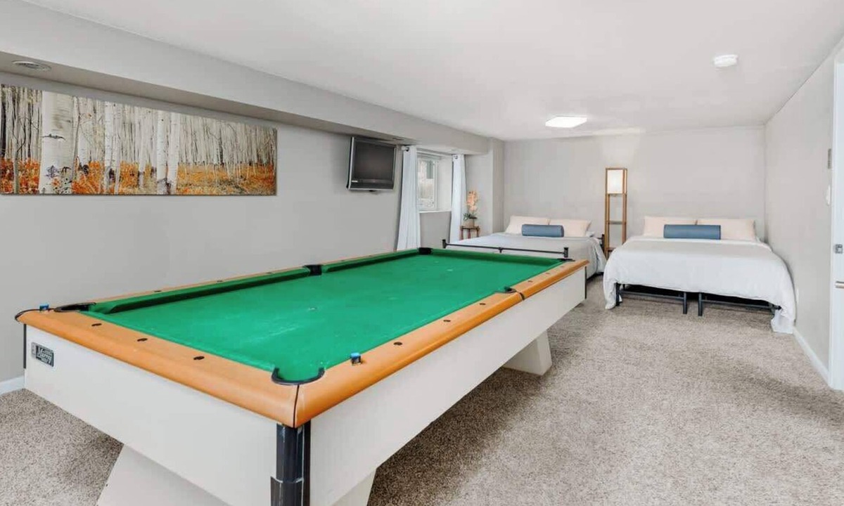Durango House | Remodeled Home Near Downtown! Pool Table, Foosball