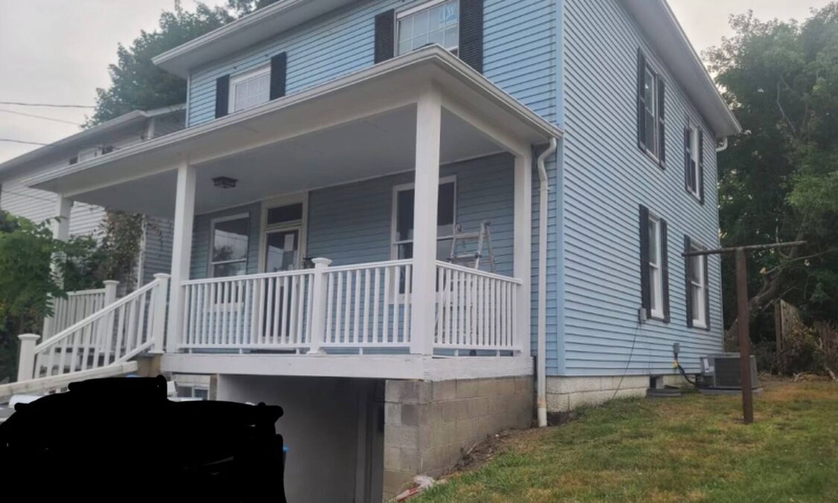 Houston House | Remodeled spacious 4-bedroom house in very popular Houston, PA with central AC