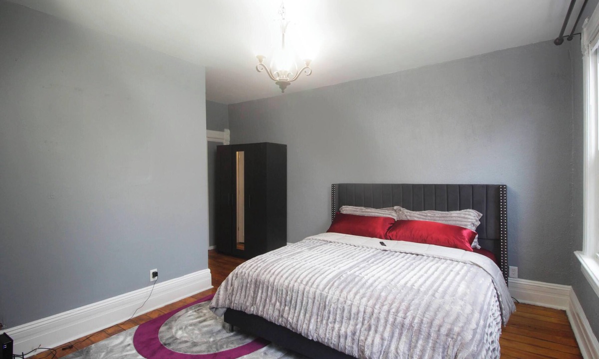 Lower East Side Apartment | Remodeled, Spacious, Furnished - Brady St Apartment for Monthly Rental