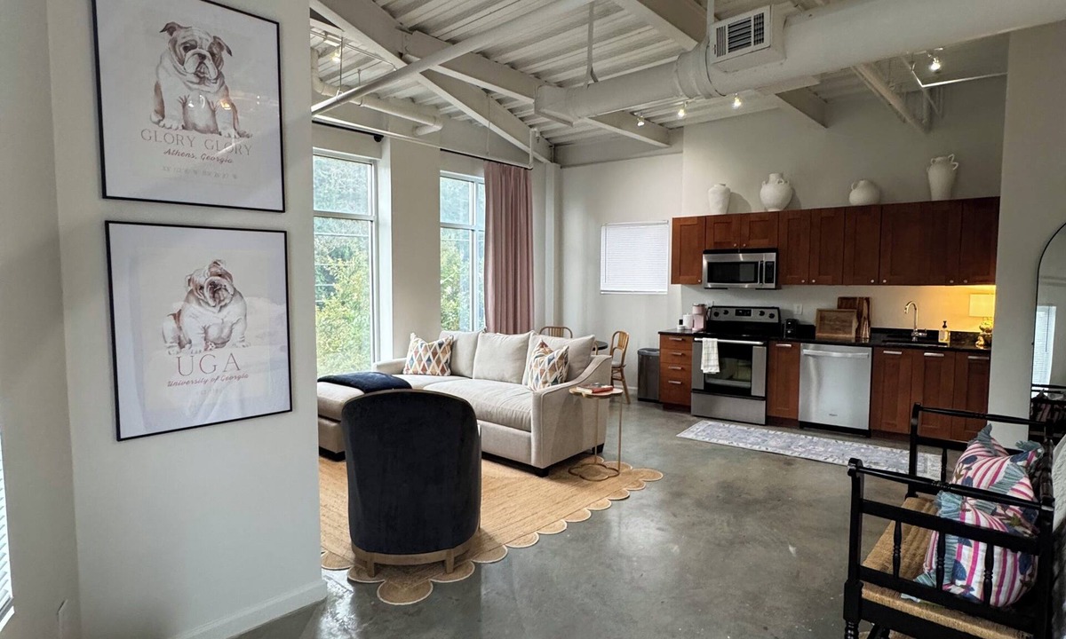 Athens Apartment | Remodeled Studio Condo - Perfect for Game Days!