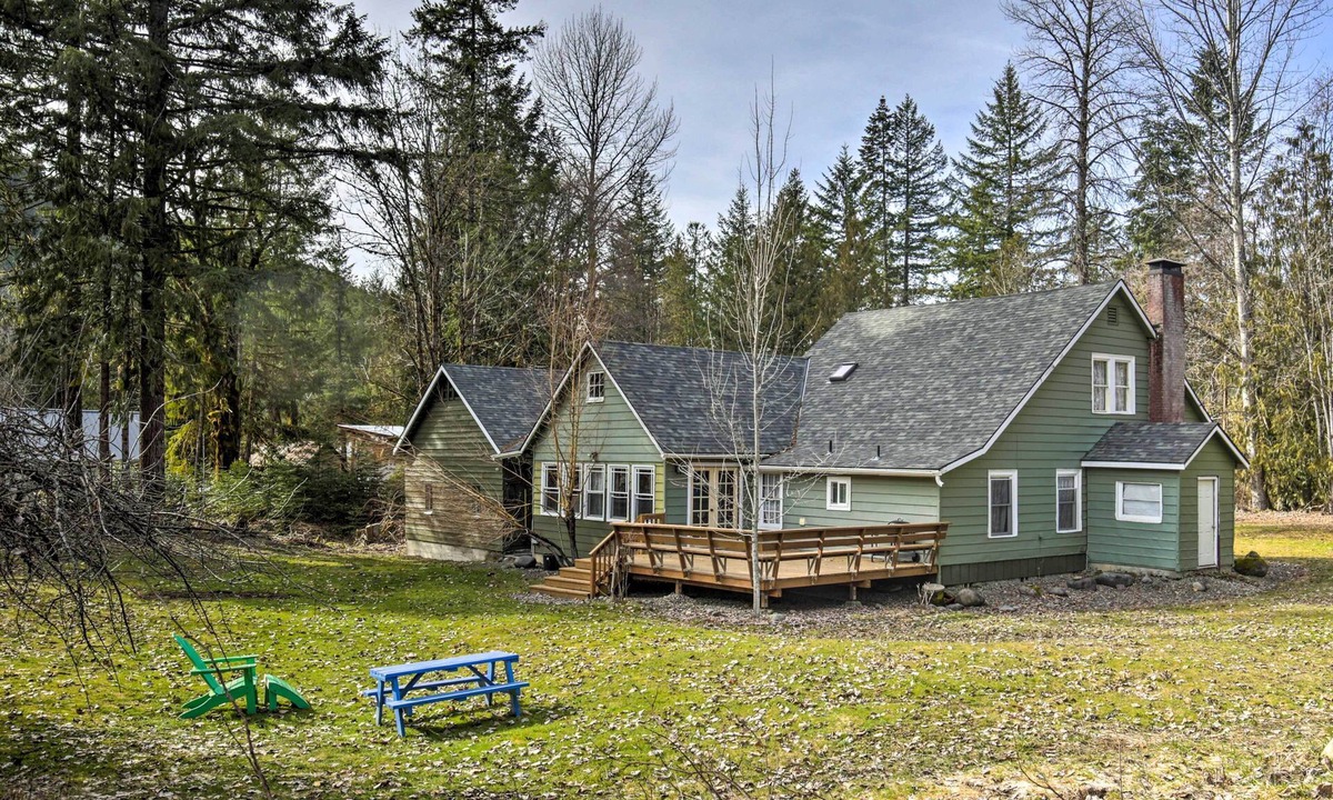 Idanha House | Remote Escape: Riverside Home w/Scenic Views