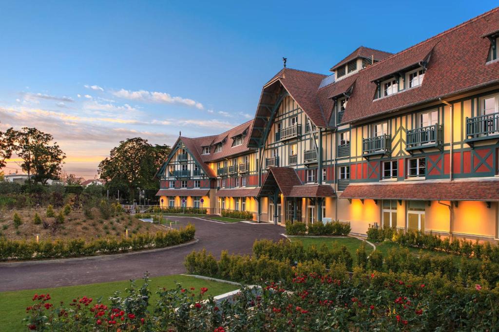 Rueil-Malmaison Hotel | Renaissance Paris Hippodrome de St. Cloud Hotel