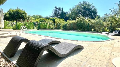 Cheval-Blanc Apartment | Rendez-vous avec les cigales - gîte 6 personnes 100m2 - piscine privée - Climatisation-moustiquaires