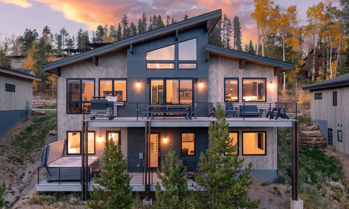 Rendezvous House | Rendezvous Game Trail | Luxe Mountain Home | Brand New Build | Amazing Views