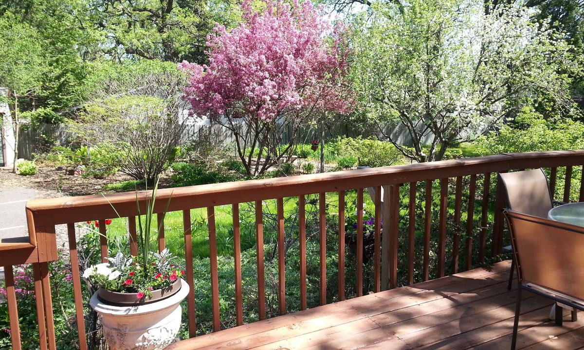 Forest Lake House | Rendezvous is a restored vintage home nestled in beautiful downtown Forest Lake