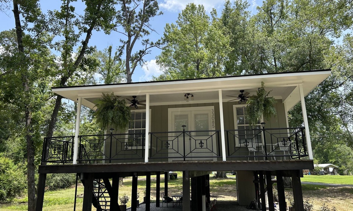 Springfield House | Renovated 2br in Springfield - close to Natalbany River