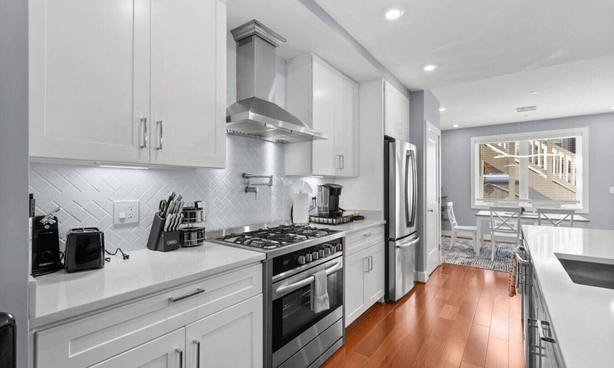 Trinidad Hotel | Renovated 2Level Flat+H St+Laundry