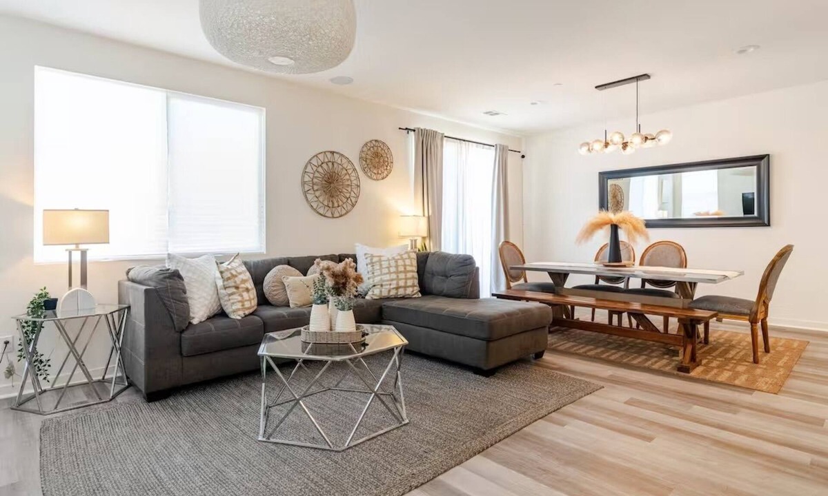Lancaster House | Renovated 4BR Home Close to The BLVD, Poppy Fields & AV Hospital.