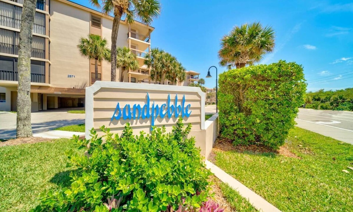 Stuart Condo | Renovated First Floor Beach Front! 2/2 Condo