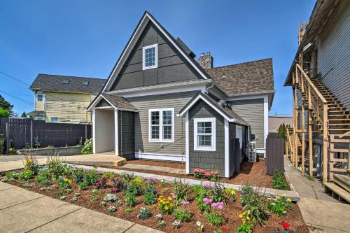 North Bend House | Renovated North Bend Cottage: Near Eateries!