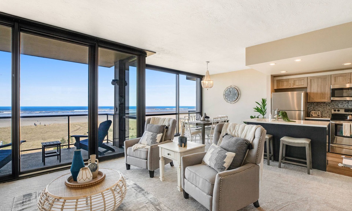 Seaside Condo | Renovated, oceanfront condo with views - steps to beach