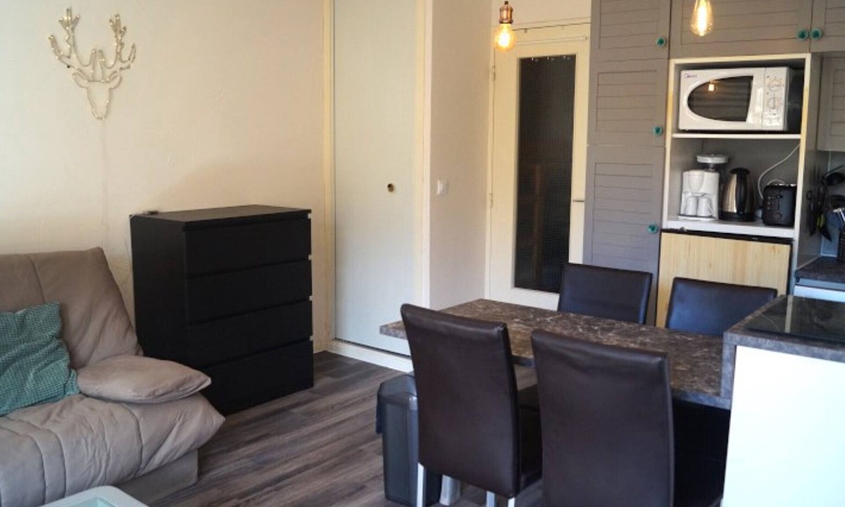 Le Super-Sauze Apartment | Renovated studio at the slopes with terrace