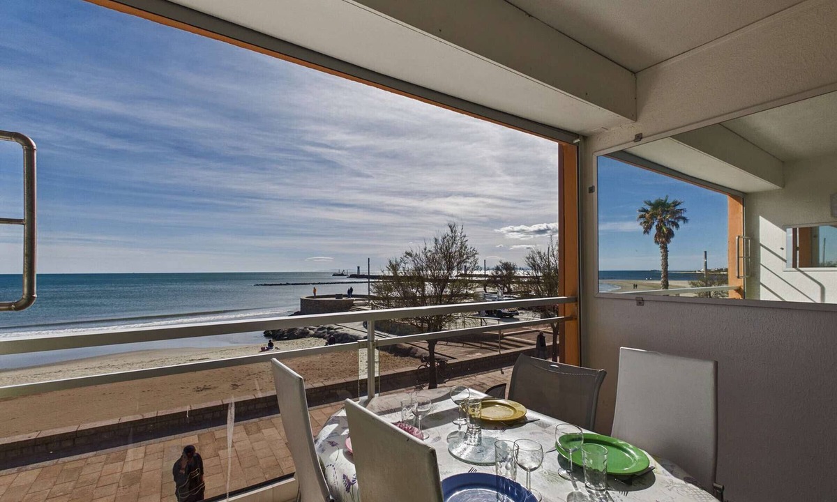Le Grau-dʼAgde Apartment | Renovated studio cabin, sea view - 4 guests