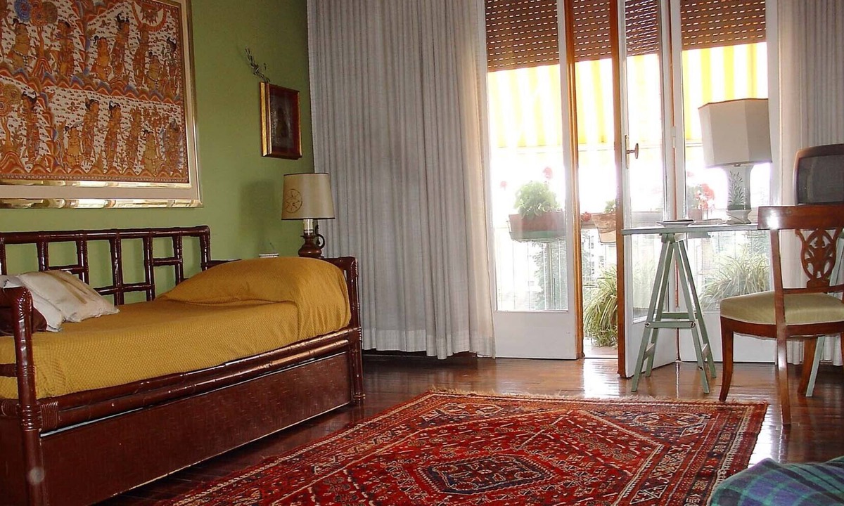 Florence House | Rent studio room with independent entrance and balcony in my apartment