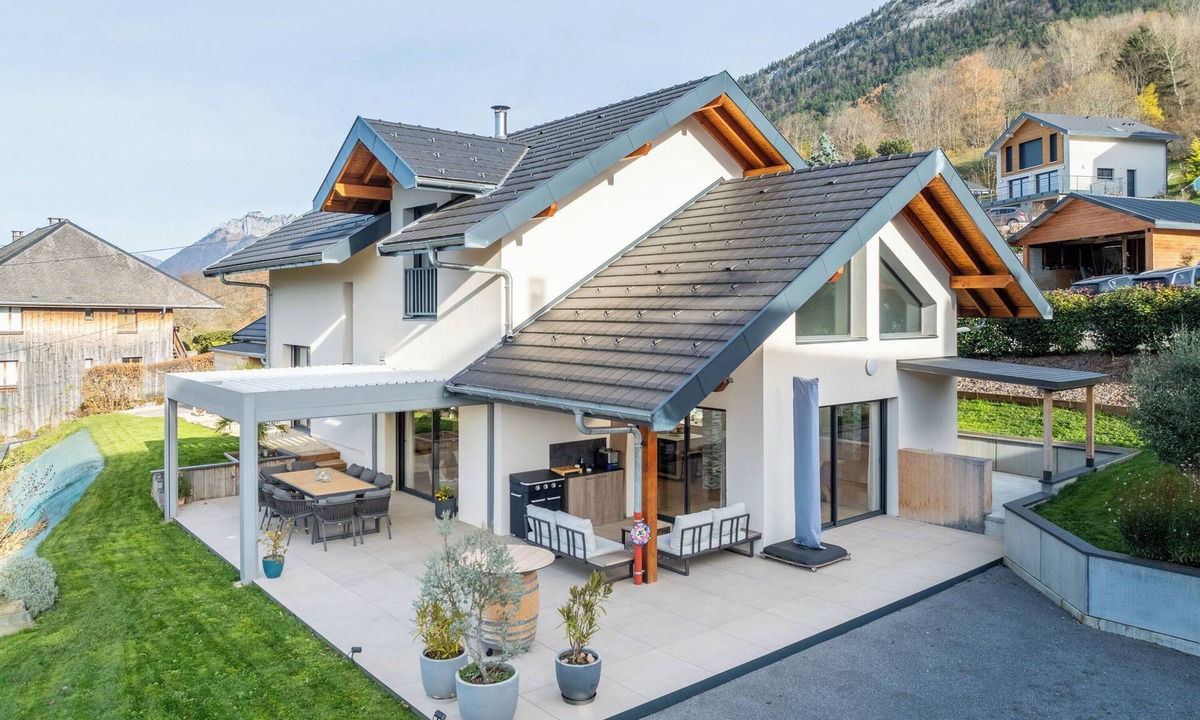 Saint-Eustache House | Renting a modern house