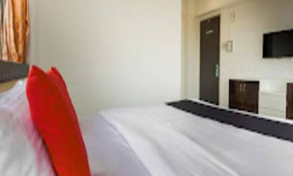 Mahalunge Ingale Hotel | Renuka Executive
