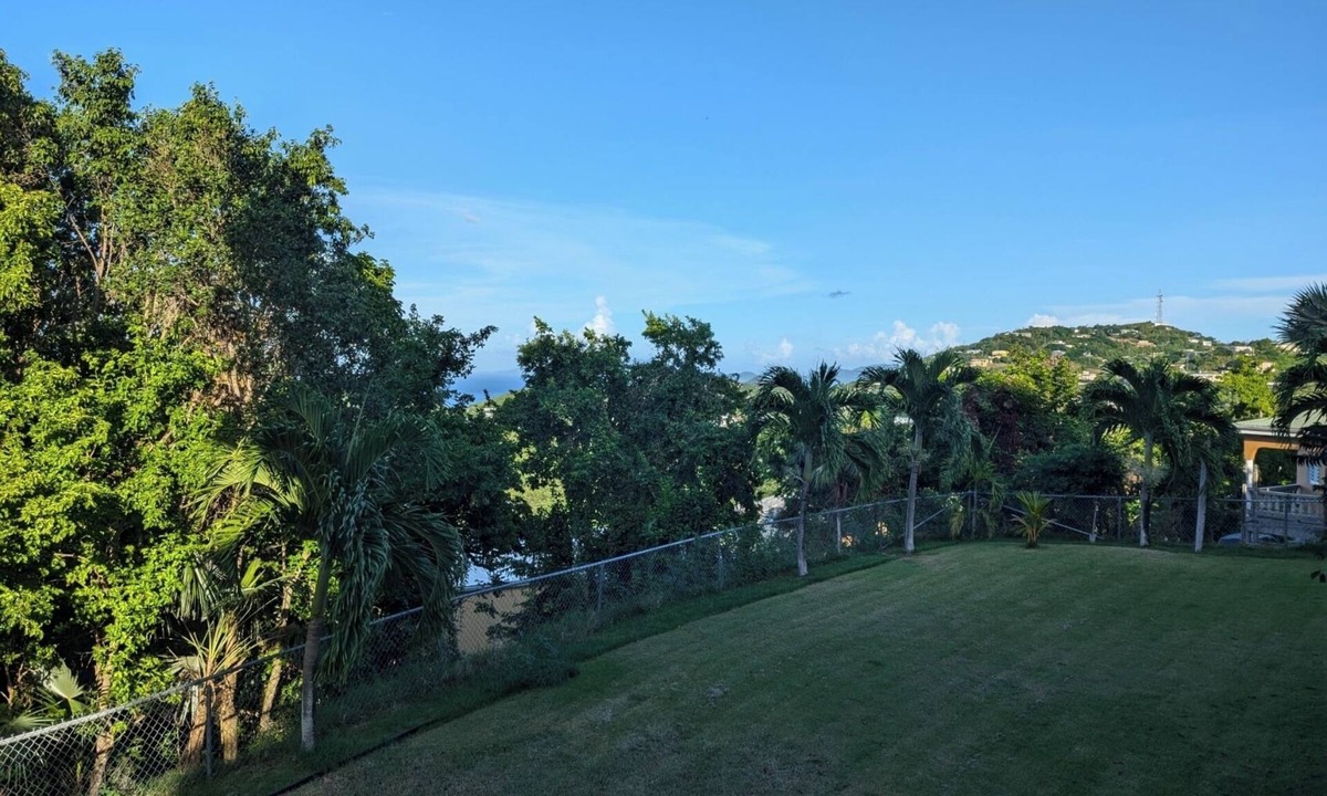 Estate Saint Joseph and Rosendal Apartment | Repos Dans la Vallee Charming 2-bedroom apartment in lovely St Thomas