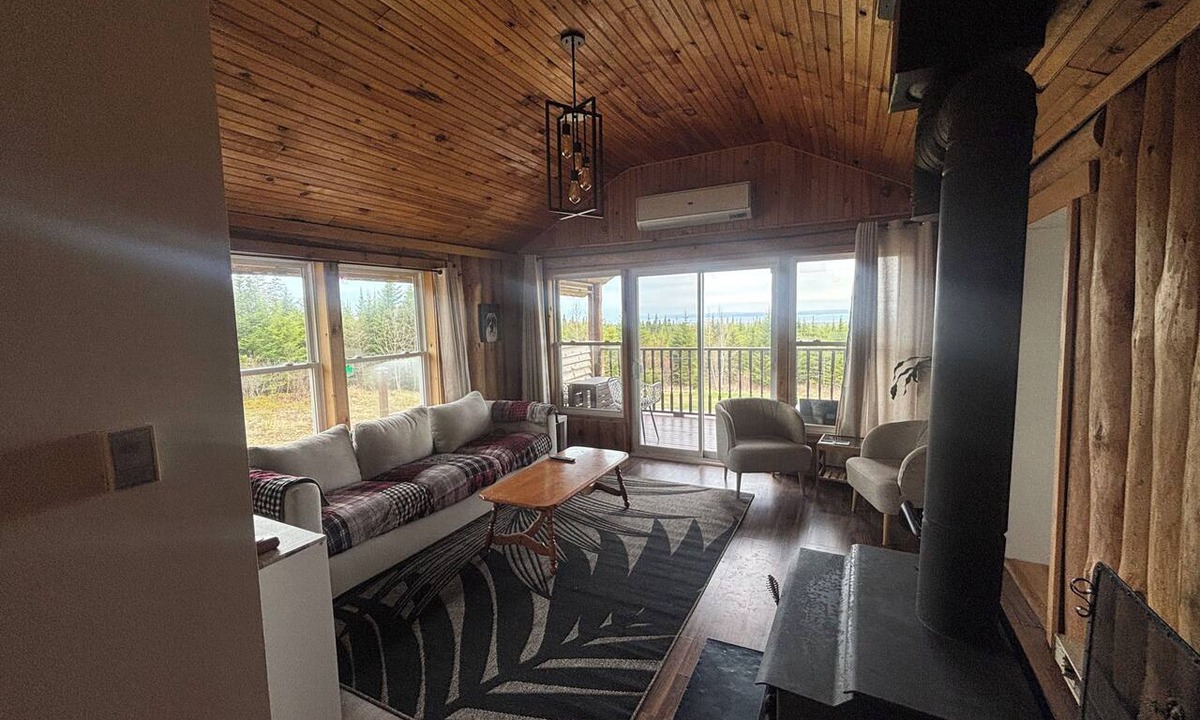 Glenmont House | Reset by the Bay | Fire Pit Hiking Ocean Views