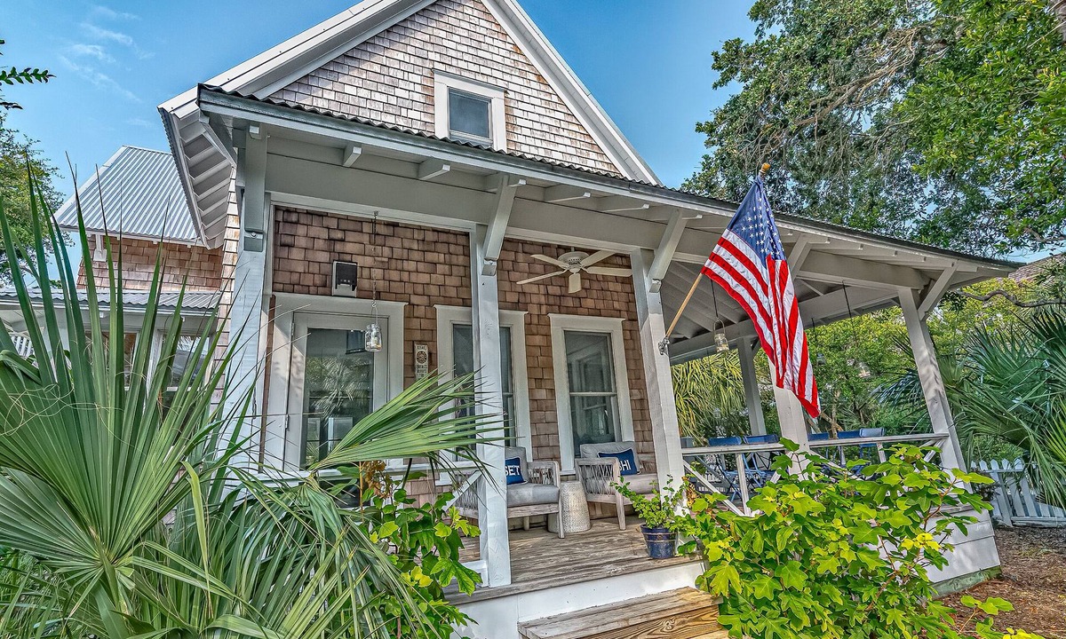 Cape Fear Station House | Reset on BHI - Cape Fear Station "Cottage of the Year" Sleeps 6 BHI/Shoals