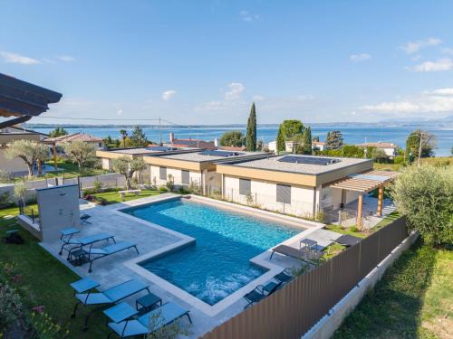 Lazise Villa | Residence Le Terrazze - Your Green Holiday - Vista Lago, Montagne e Piscina