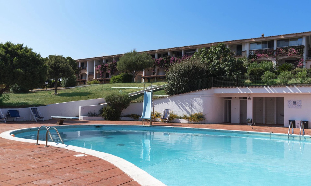 Baja Sardinia Apartment | Residence Pinnetta - 4-seater apartment with free pool and WiFi