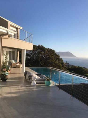Froggy Farm House | Residence William French