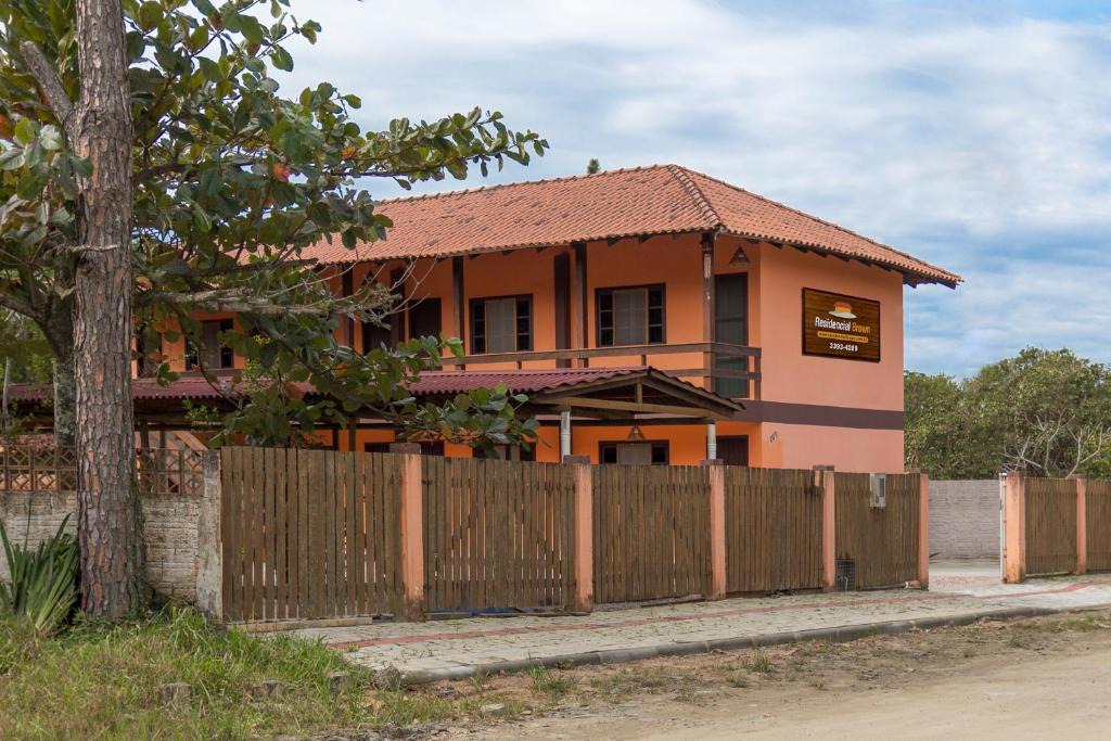 Mariscal House | Residencial Brown