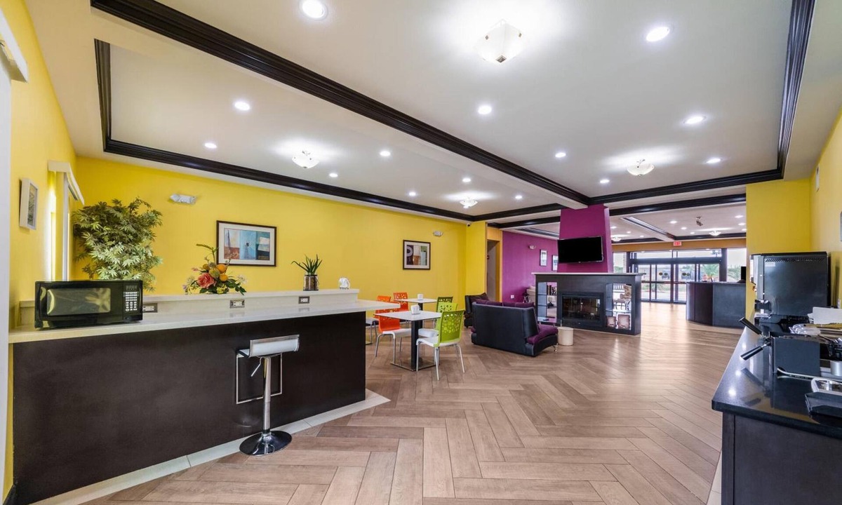 Cotulla Hotel | Residency Suites - Cotulla