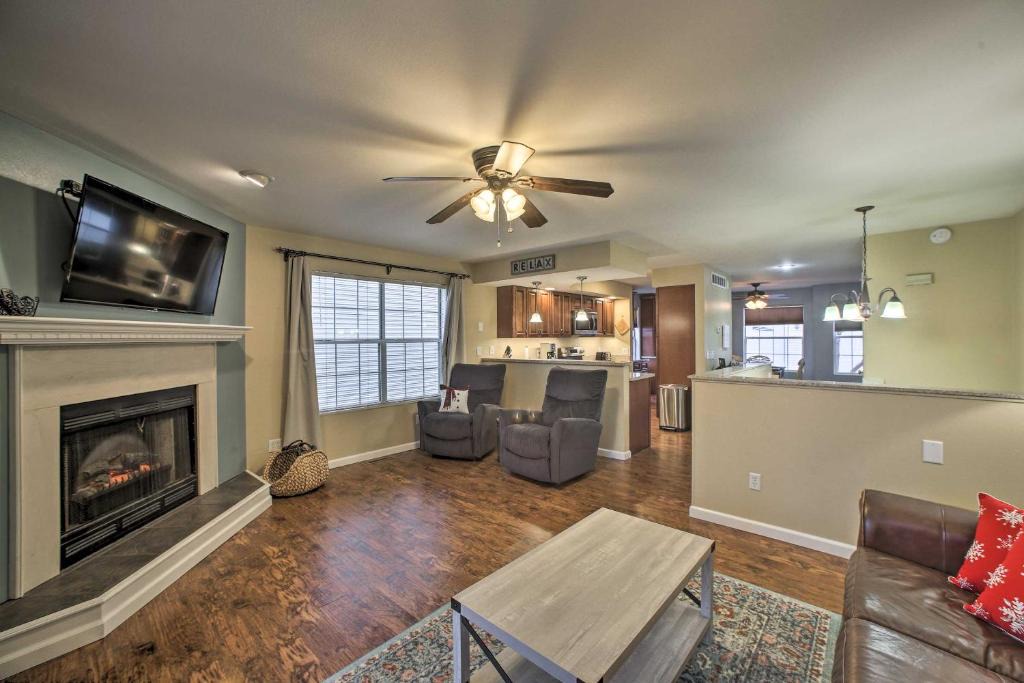 Table Rock Apartment | Resort Condo Next to Pointe Royale Golf Course!