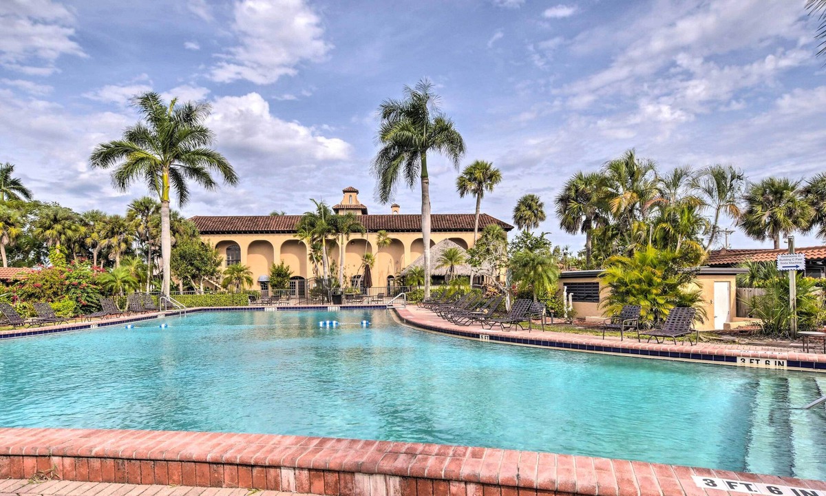 Naples Apartment | Resort Studio w/Community Pool in Naples!