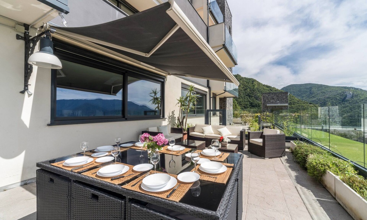 Perledo Apartment | Resort Style Apartment with Mountain Views, Pool and Wi-Fi