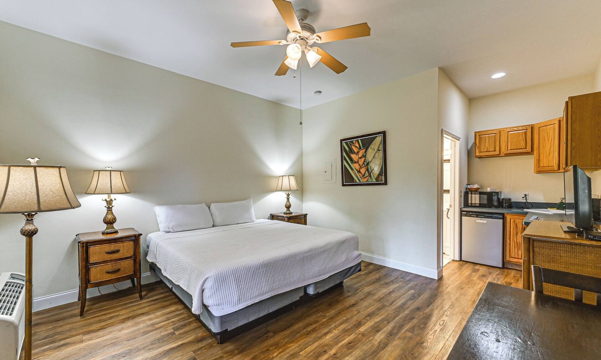 Naples Apartment | Resort-Style Studio 15 Mi to Everglades NP