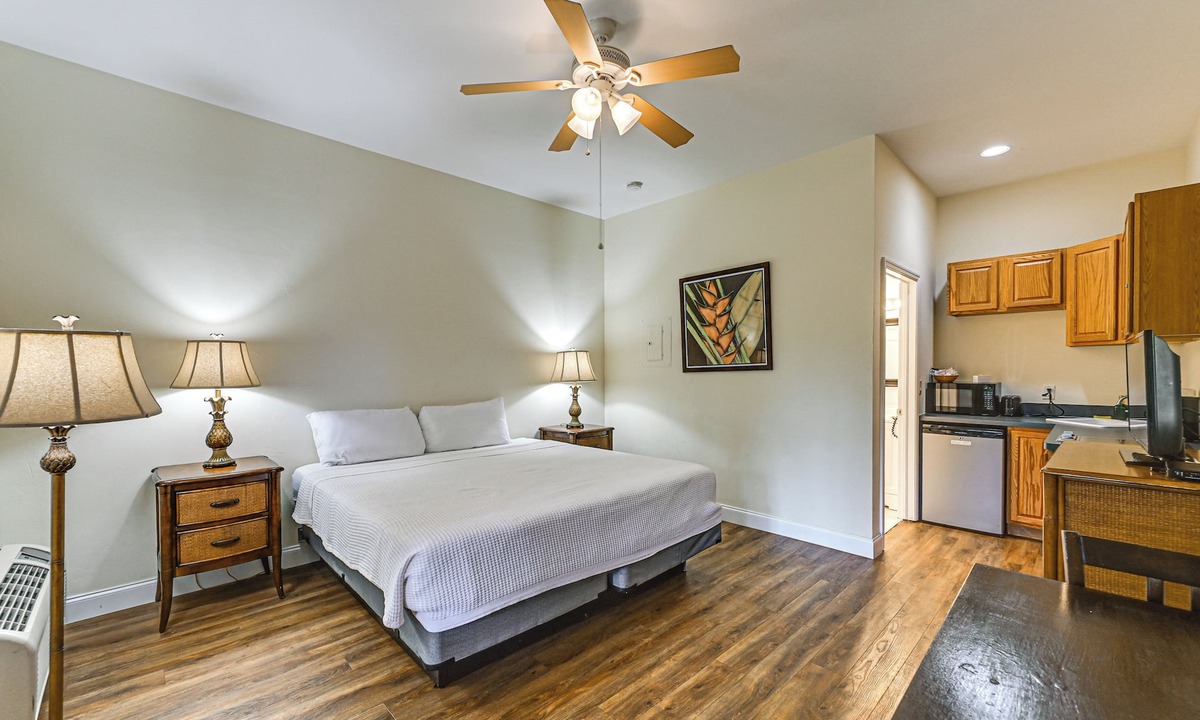 Naples Apartment | Resort-Style Studio 15 Mi to Everglades NP