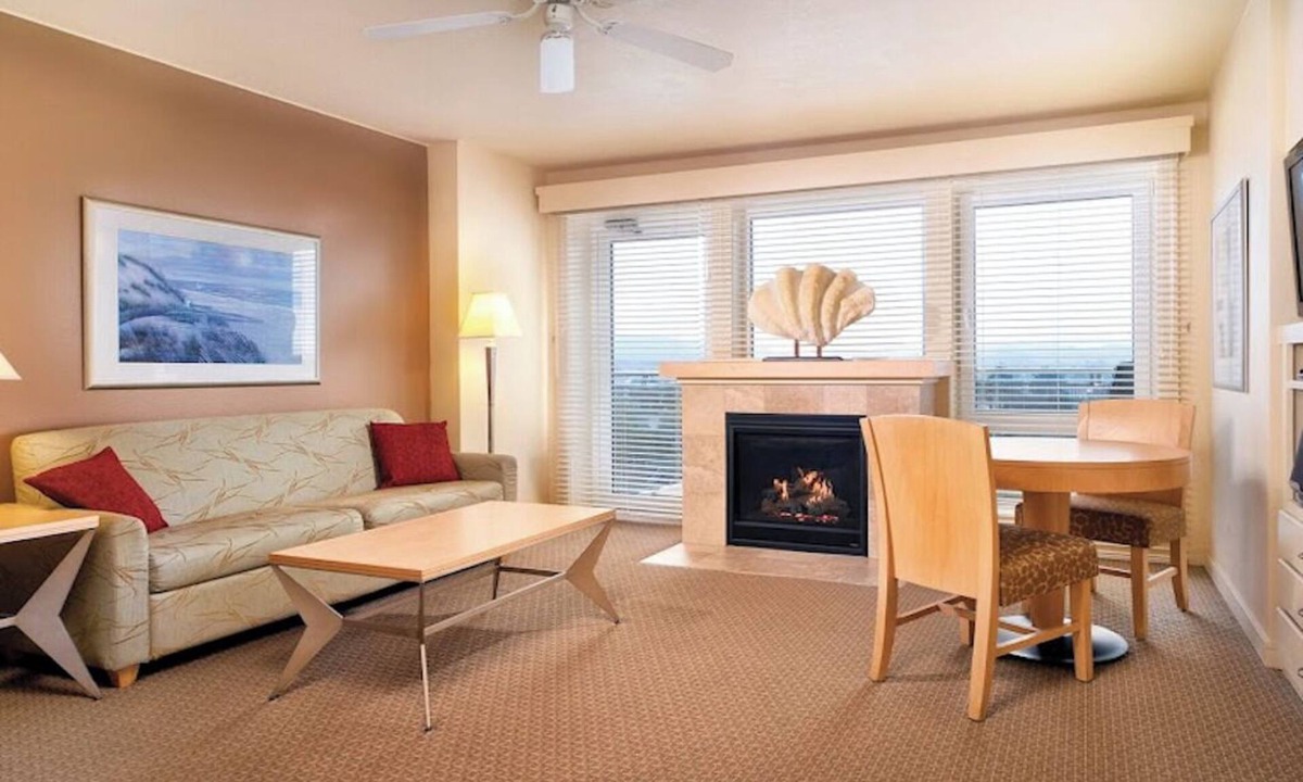 Seaside Resort | Resort with mobility accessible 1 bedroom in cool Seaside.