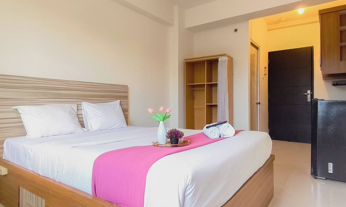 Surabaya Apartment | Restful And Warm Studio At Apartment Menara Rungkut