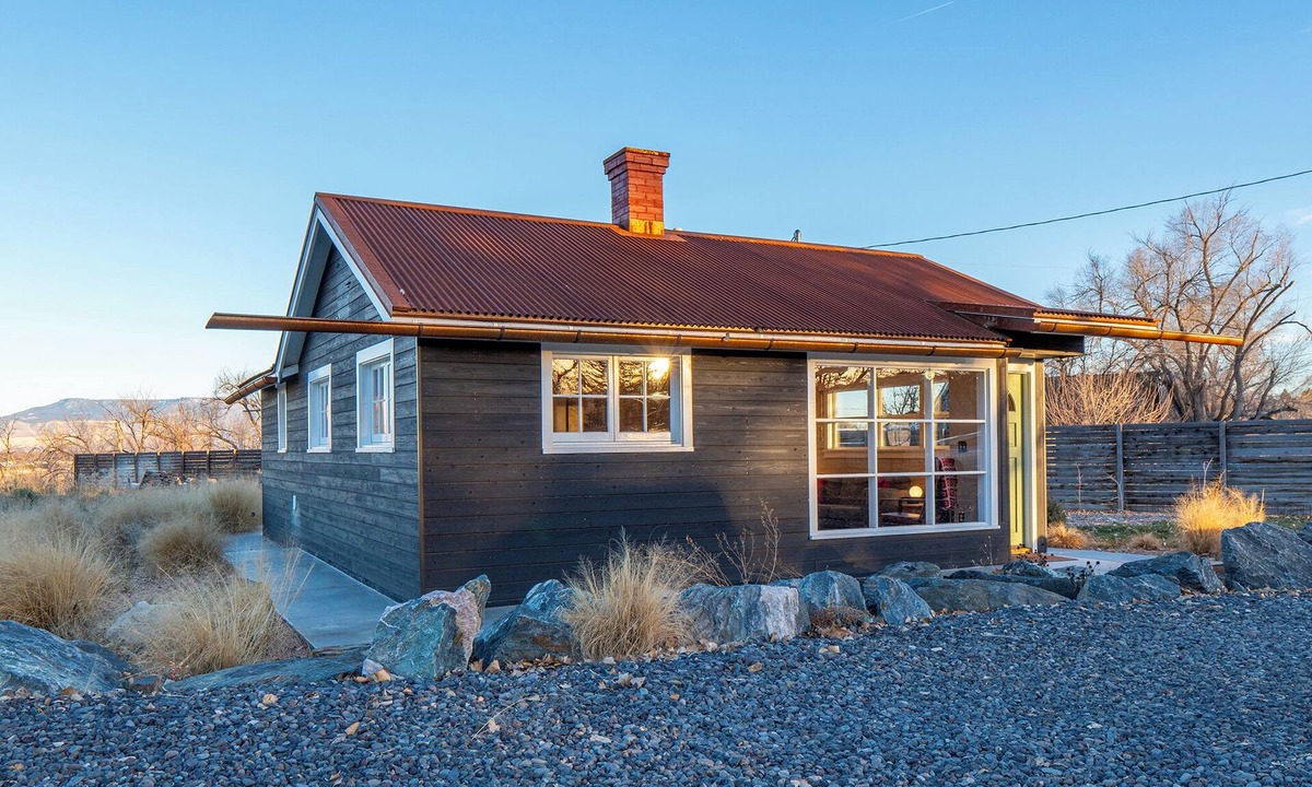 Grand Junction Cottage | Restored 2BR Historic Cottage w/Mesa Views – Grand Junction