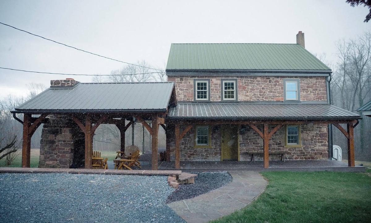 Denver House | Restored Historic 3-Bedroom Stone Farmhouse north of the quaint town of Denver