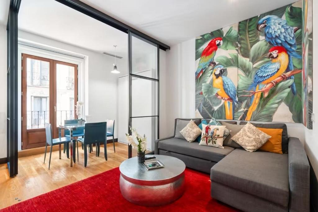 Malasana Apartment | Retiro by Skykey