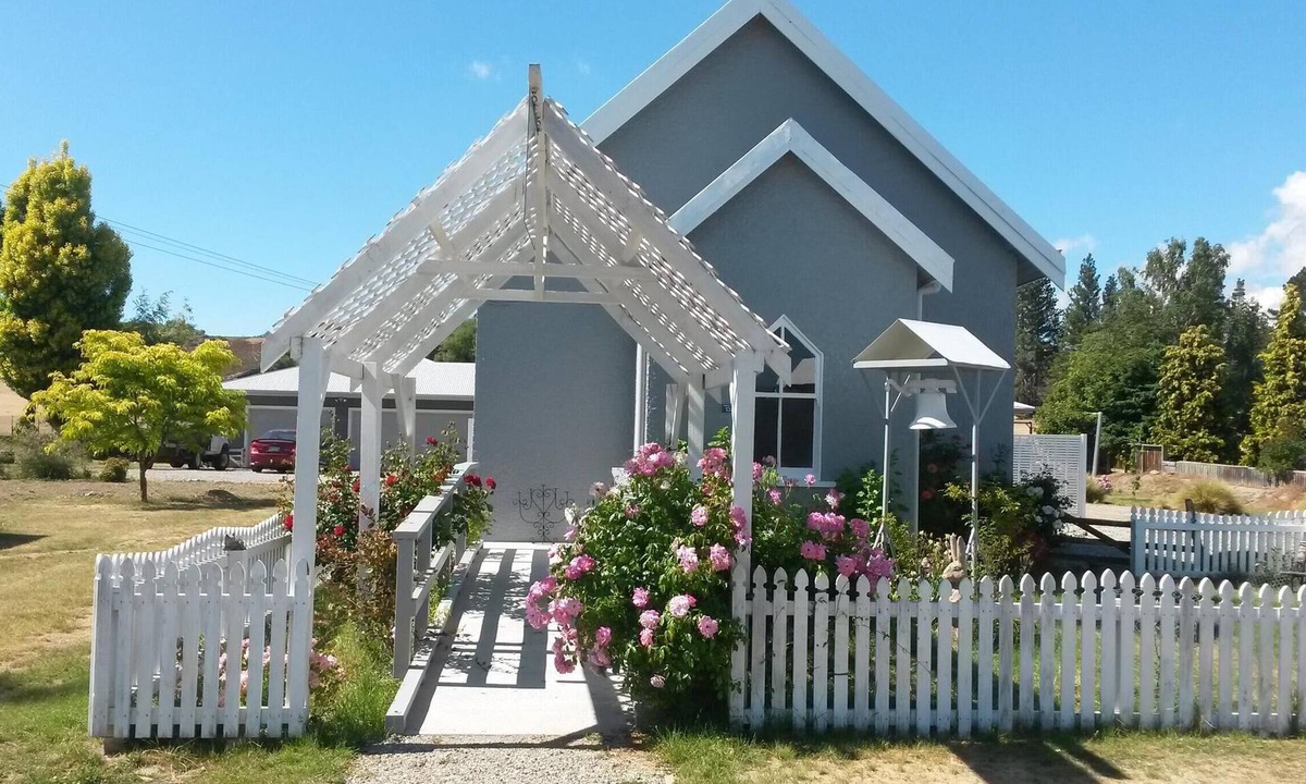Ophir House | Revamped church in an old gold mining village