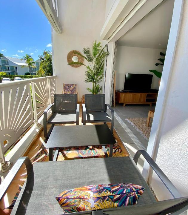 Orient Bay Apartment | Rev’Lointains