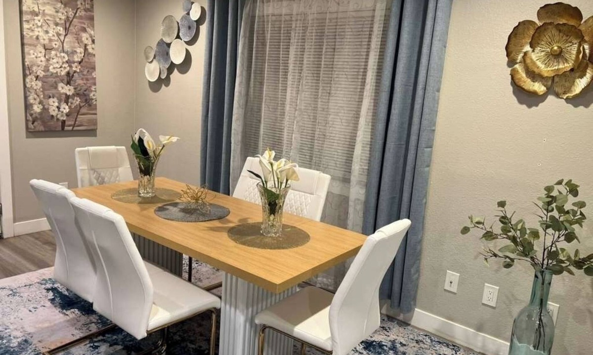 Lincoln Acres House | Rexview Dr 4BR 2BA | Near Zoo and Downtown SD